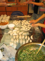 bao jiaozi (wrapping process)