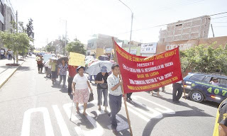 MIEMBROS DE AJU ZOTAC PROTESTAN POR AUMENTO EN EL PAGO DE ARBITRIOS