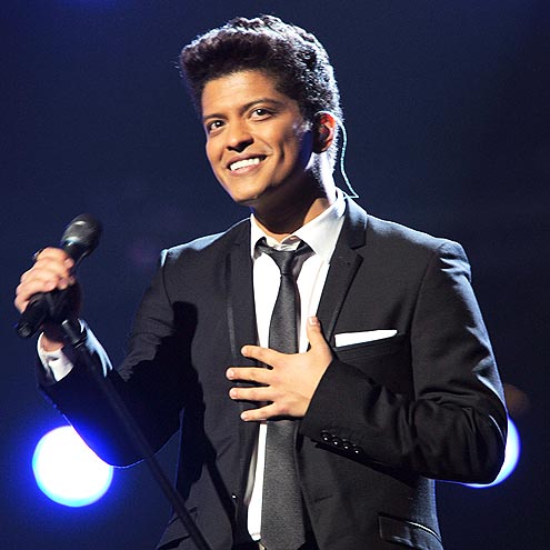 bruno mars hair. Bruno Mars has a nice head of