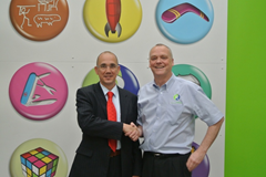  Reflex- Mr David Ewing (r) handshakes MPS- Mr Eric Hoendervangers (l) for Reflex Label’s second EF510 UV-Flexo press