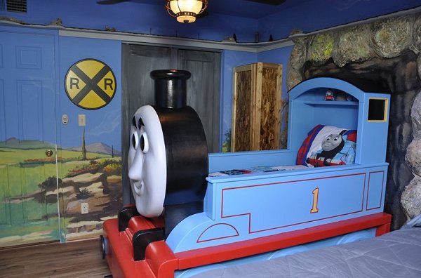 Manor: Train themed bedroom decorating ideas - boys bedroom train ...
