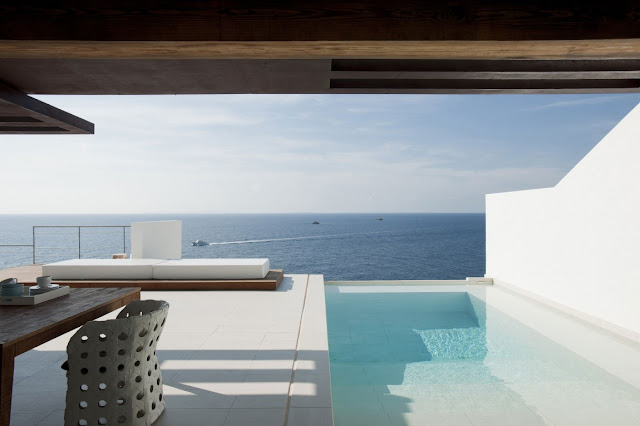 Cliff edge swimming pool on the terrace 