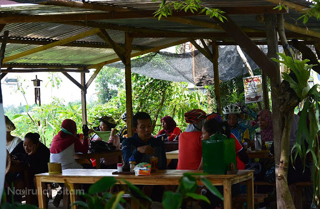 Suasana di Soto Bathok Berbah