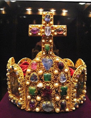 Pictures of Royal Crowns and tiaras