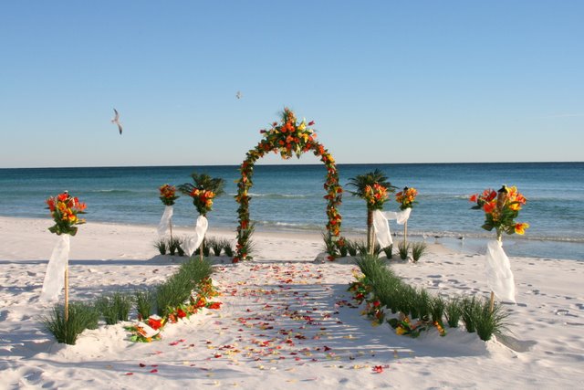 Florida Beach Wedding Do you imagine yourself standing in the sand 