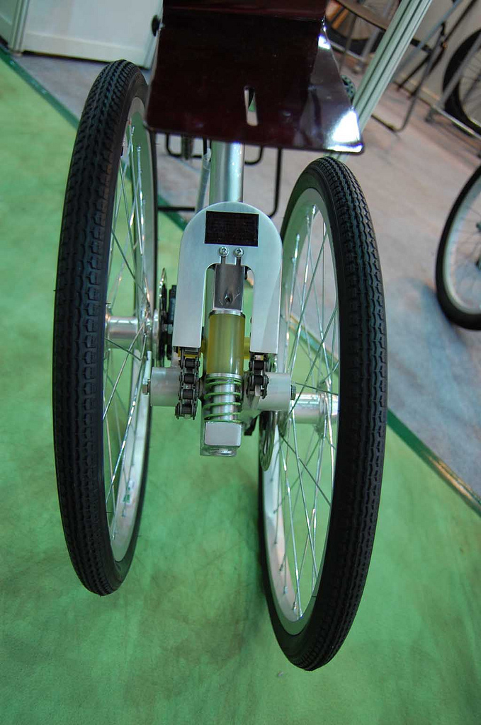 Tilting Vehicles Blog: Synchro System Trike