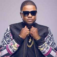 VIDEO: Skales Jumps Back To 2013 Performing Wizzypro’s ‘Emergency’ @ DJ Xclusive All-White Party

