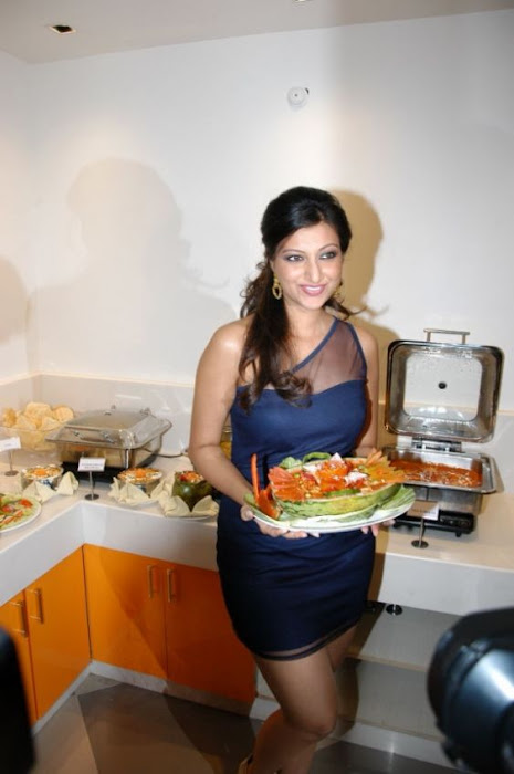 hamsa nandini spicy in blue skirt at food festival glamour  images