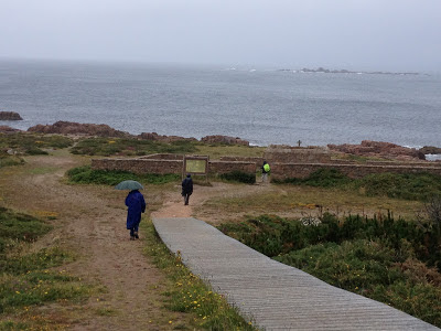 by E.V.Pita (2013) / Litghthouse in Cape Vilan and English Cemetery of "Serpent" shipwreck