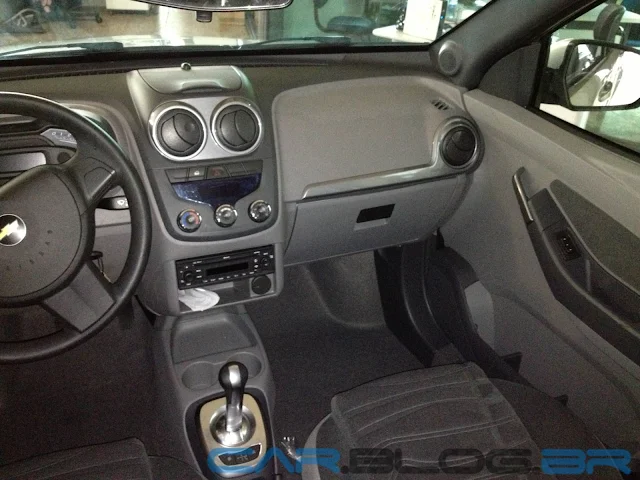 carro Agile Chevrolet Automático 2013 - interior