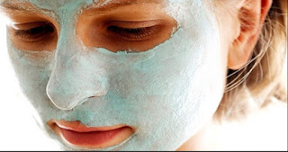 Peeling-Behandlungen und Gesichtsmasken einmal wöchentlich anwenden