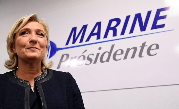 Η Marine Le Pen αποχωρεί προεκλογικά από την προεδρία του Εθνικού Μετώπου