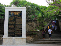 Wisata Pura Uluwatu Bali