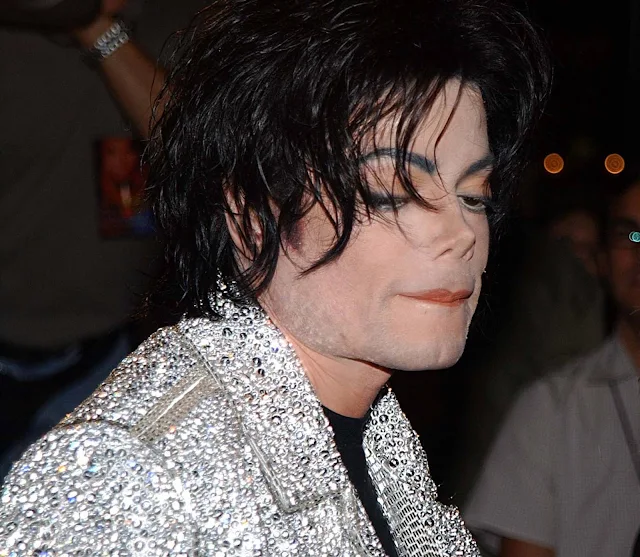 From lost childhood to extreme surgery: Michael Jackson's nose tells of his entire life