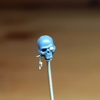 Inq28 grimdark blanchitsu miniature conversion sculpting painting warhammer 40k grimdarkcards servo skull