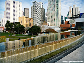 Fuente Reflectante de Yerba Buena Gardens