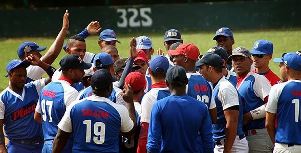 El marcador de 13 carreras por cero fue el motivo por el cual el juego no pasó de la séptima entrada, con éxito para Adrián 'El Brujo' Sosa y revés de Omar Ballester, en gran medida por el cuadrangular con bases llenas de Ramón 'Popito' Carrera