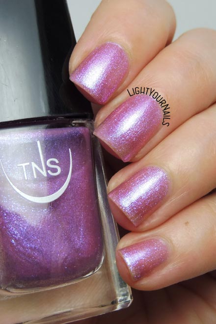 Smalto rosa iridescente TNS 542 Villa Imperiale (collezione Lungomare) pink iridescent nail polish #nails #unghie #TNScosmetics #lightyournails