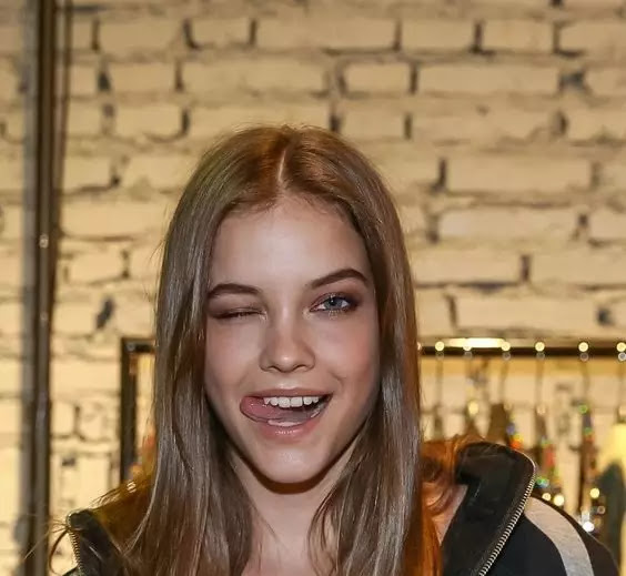 Barbara Palvin Smile Sexy Star Model iPhone Wallpaper-Tongues-Sexy Lips-Busty Pics-Celebrity Tongues