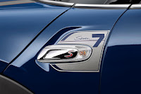 Mini Cooper S Seven 5-Door Hatch (2016) Side Detail