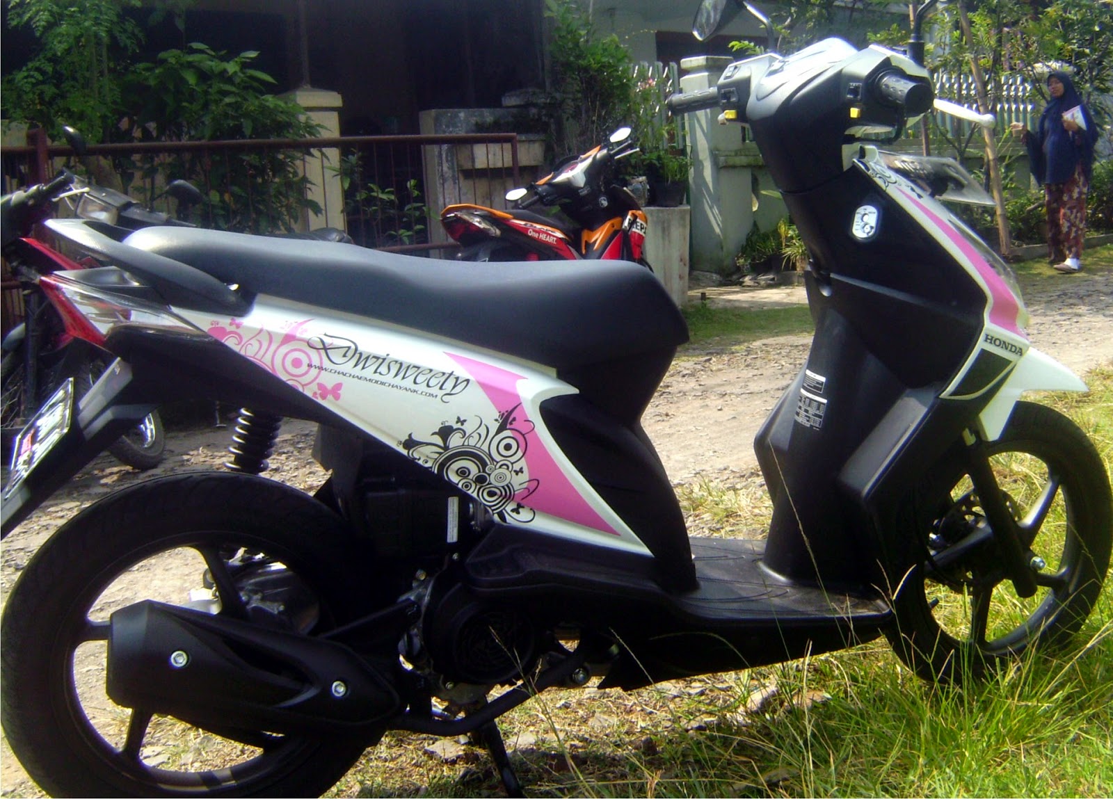 GALERI CUTTING STICKER Striping Mobil Motor