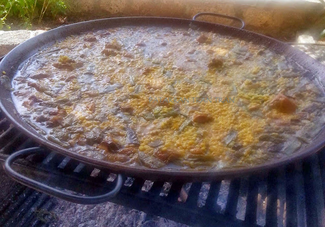 Paella Valenciana de Leña