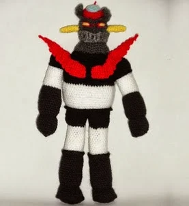 http://patronesamigurumipuntoorg.blogspot.com.es/2014/01/mazinger-z.html#.Uuq00PtjGrI