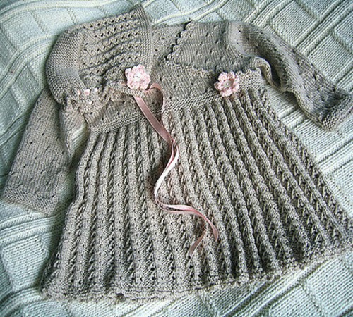 Drops Baby Dress & Bonnet - Free Pattern 