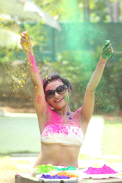 Kesariee Shocking Hot Holi Photos