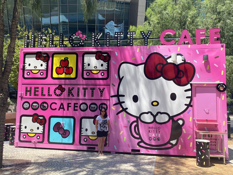 The outside of the Hello Kitty Cafe near New York New York Casino