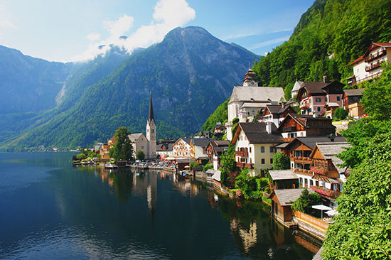 THE 10 SAFEST COUNTRIES IN THE WORLD