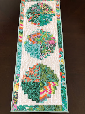 Curvy Log Cabin Quilted Table Runner, Amy Butler Fabric