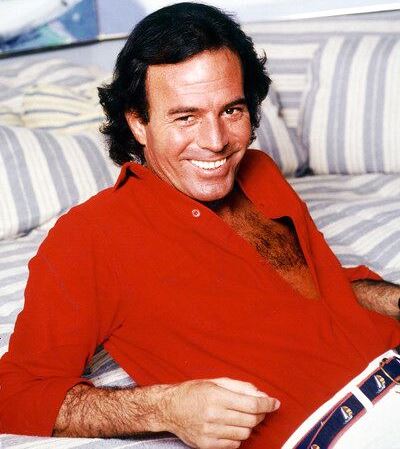 Foto de Julio Iglesias sonriendo