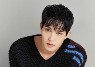 El cantante surcoreano de K-pop Lee Jong-hyun confesó hoy su implicación en el escándalo de videos sexuales que está sacudiendo a la industria musical del país y pidió disculpas a sus seguidores por su comportamiento “inmoral”.