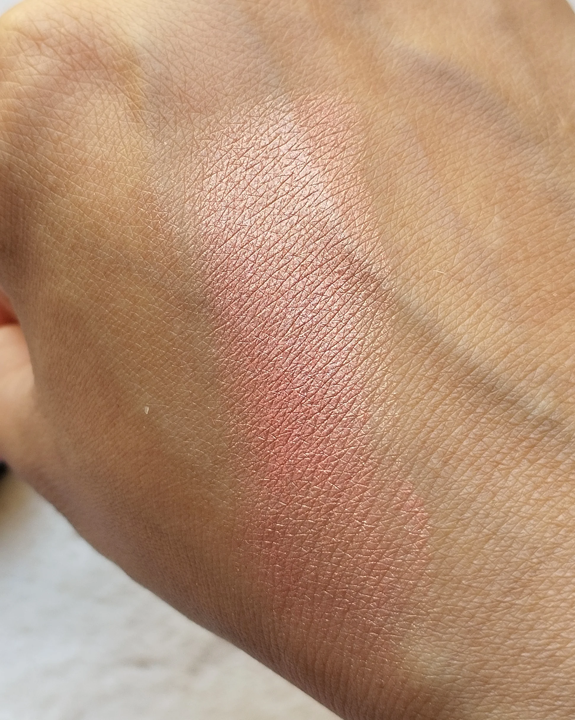 Le Hot Cheeks Velour Blushlighter de FENTY BEAUTY (Juicy Peach)