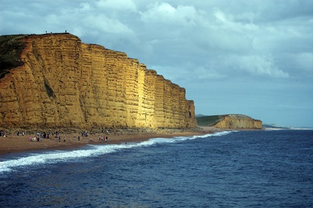 UNES-16
