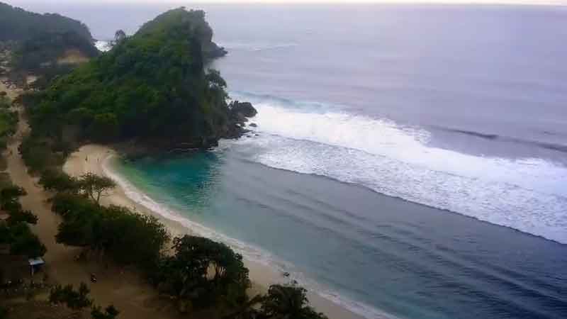 Pantai di Malang Yang Ada Penginapannya