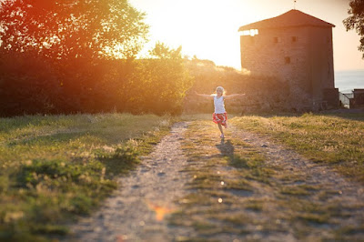 min afineis ti gnomi ton allon na kathorisei ti zoi sou