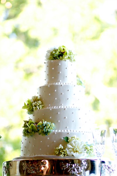 WEDDING CAKE