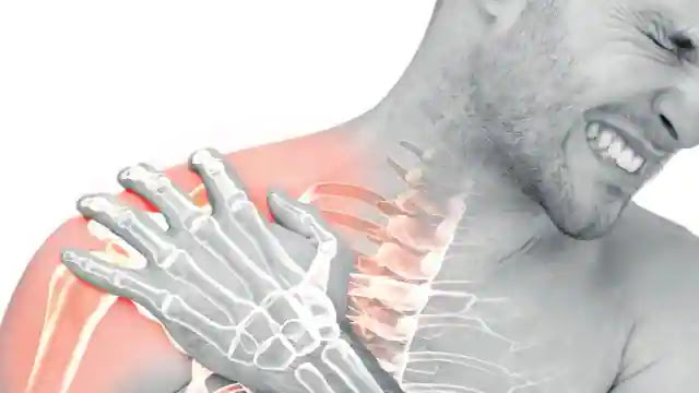 frozen-shoulder-causes-rosk-factors-symptoms-and-prevention-tips