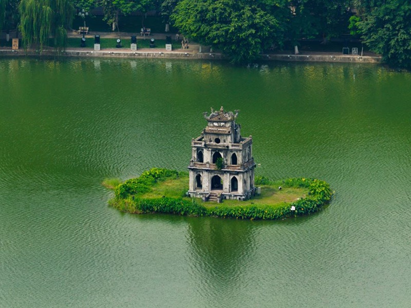 ทะเลสาบฮว่านเกี๋ยม (Hoan Kiem Lake)