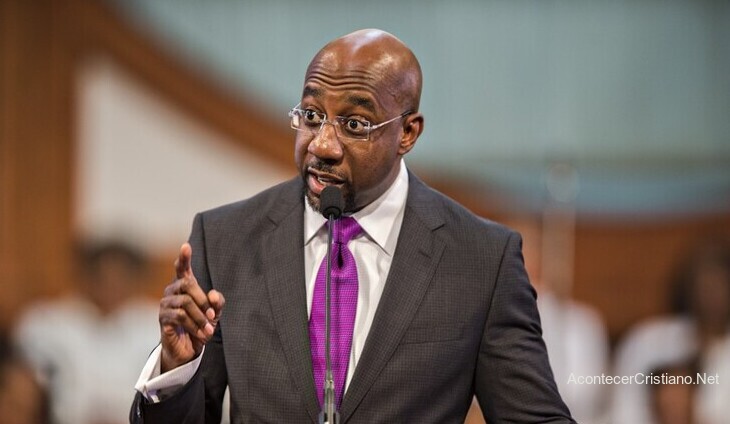 Pastor de megeiglesia Raphael Warnock