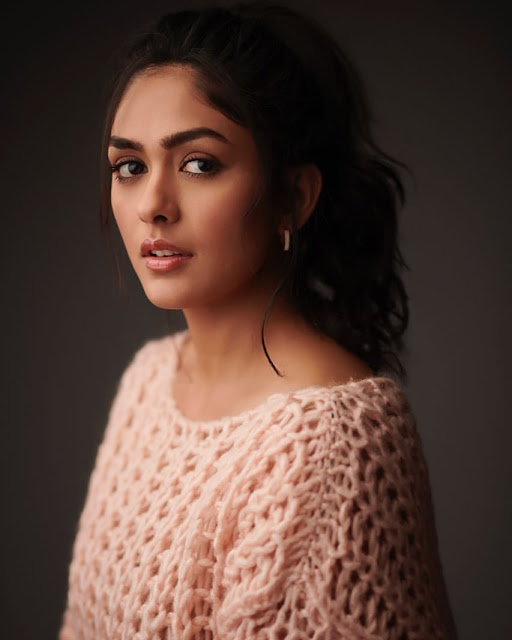 Toofan Actress Mrunal Thakur Photo 2020