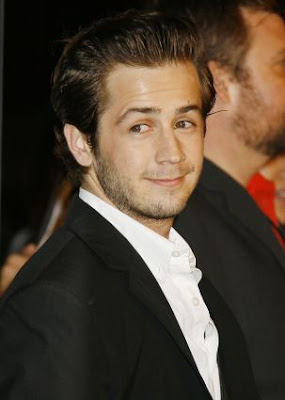 Michael Angarano is Kristen Stewart’s Boyfriend 