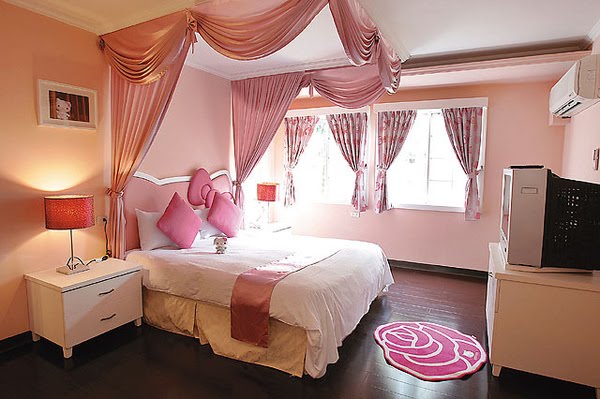 Hello Kitty Hotel In Tokyo. Bedroom of Hello Kitty Hotel,