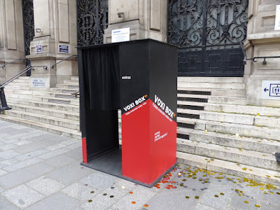 Rencontres citoyennes, paris 10, mairie du 10,agir ensemble, ismail et julien, ismail konate, julien kozlowski, conception, design, scène, citoyenneté, menuiserie, agence donner des ailes, dda, agence dda, juko access, juko concept, plottage, fabrication de mur