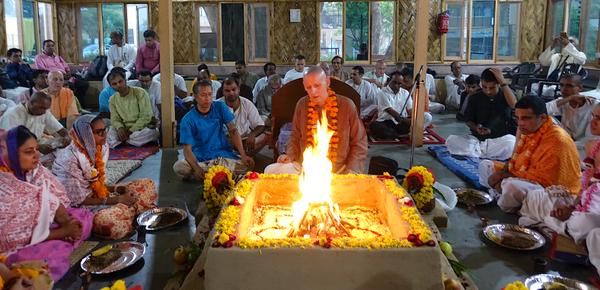 Sankarshan Das conducting Intiation Ceremony--23 October 2019 Sri Vrindavan Dhama