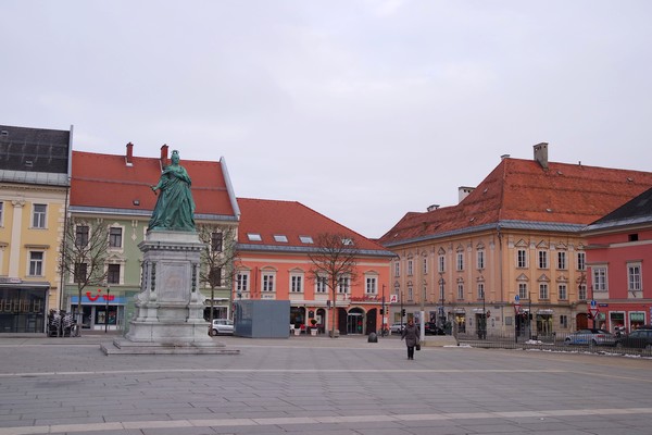 autriche klagenfurt carinthie neuer platz statue marie-thérèse