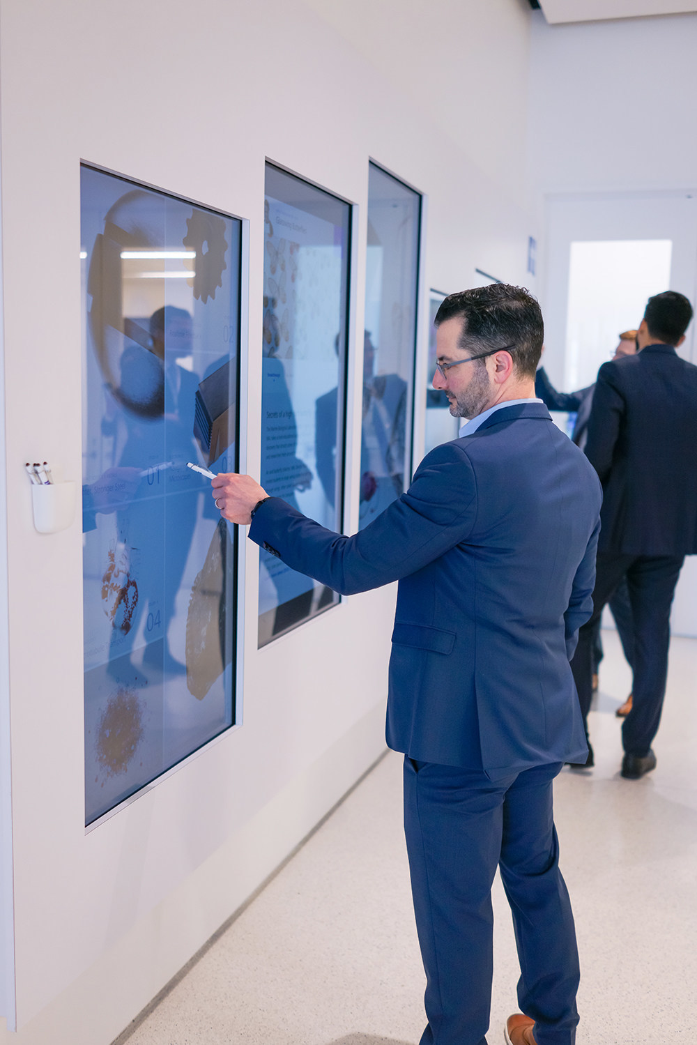 ZEISS Microscopy Showcases New Interactive Display Wall at Microscopy and Microanalysis (M&M) 2022 Conference