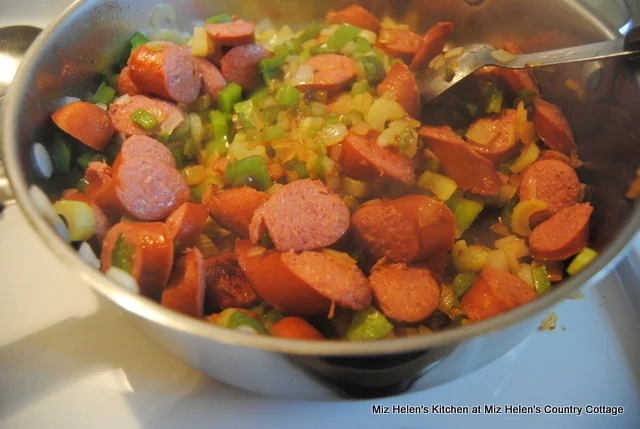 Slow Cooker Sausage and Shrimp Jambalaya At Miz Helen's Country Cottage